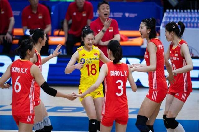中国女排关键时刻救险，国乒力保胜局拿下系列赛