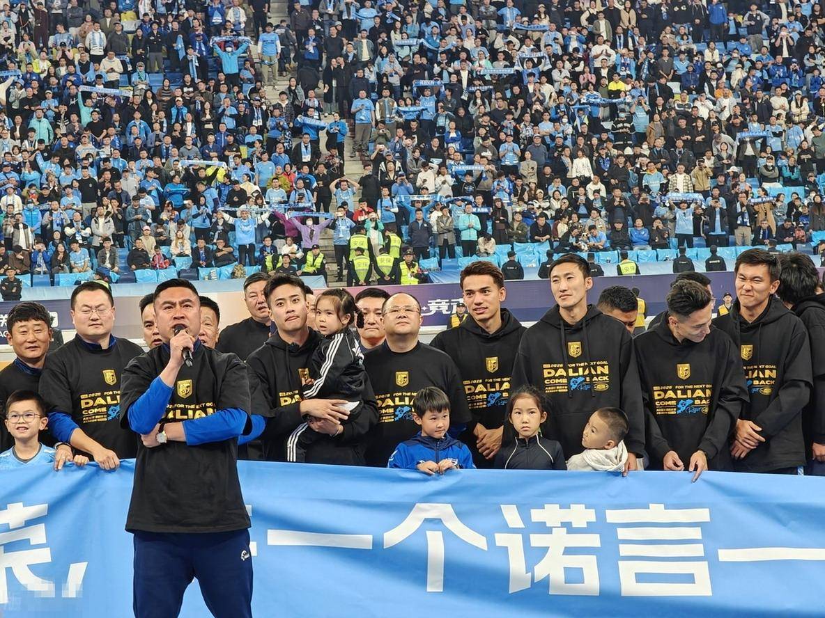 哈登回归首秀大放异彩，梅西主场球迷高呼名字